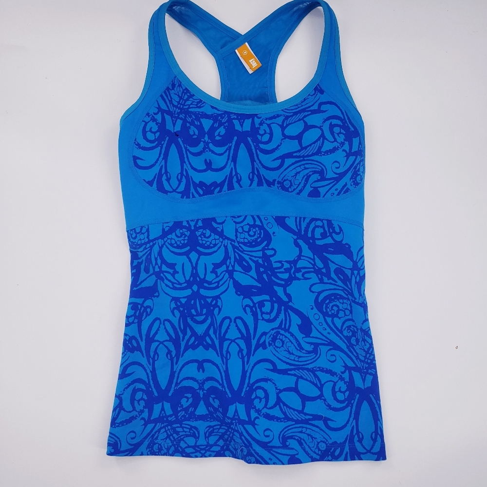 Lucy Size Medium Blue Paisley Athletic Top #334.